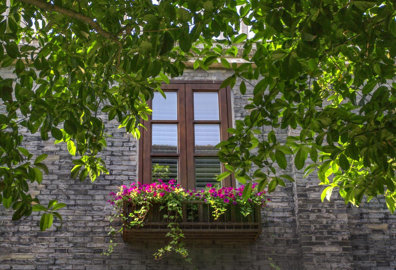 Relais & Chateaux Chaptel Hangzhou Hotel Exterior photo